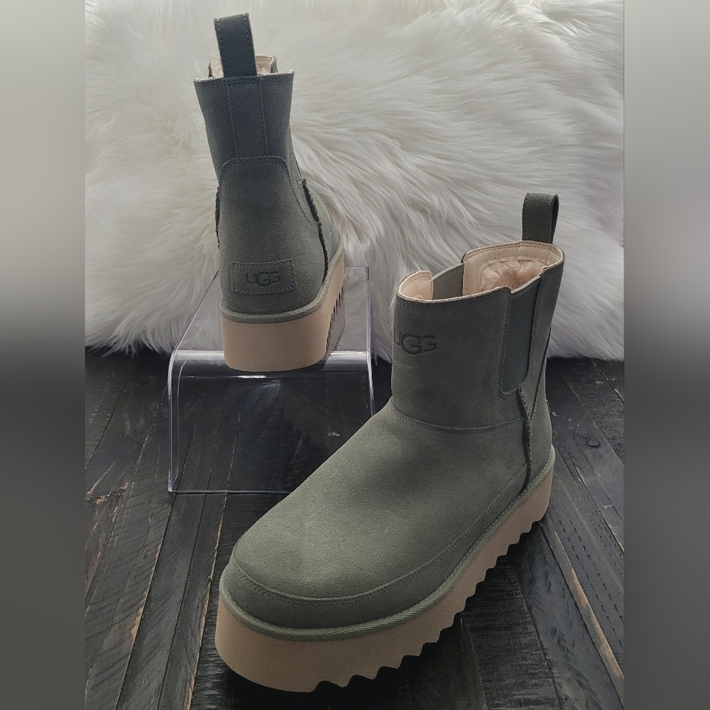Ugg Australia Chelsea Platform Mini Boots Women's Size 10